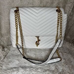 Elegant White Quilted Shoulder Bag